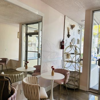 Luxe & Lattes - Parte de la entrada - Coffee & Tea Near Me - Burien, Washington Luxe & Lattes - Parte de la entrada - Coffee & Tea Near Me - Burien, Washington