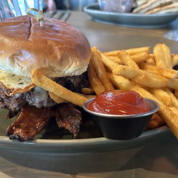 Brick+Bramble - Bramble Brunch Burger - Cocktail Bars Near Me - Edwardsville, Illinois Brick+Bramble - Bramble Brunch Burger - Cocktail Bars Near Me - Edwardsville, Illinois