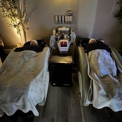 Haru Head Spa - That's me on the right and my friend on the left.