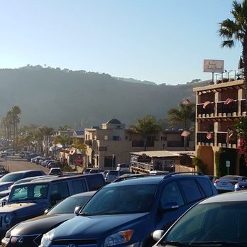 Avila Beach - Front St, main drag. Yay for free parking! Cute shops, restaurants, bars. - Beaches Near Me - Avila Beach, California