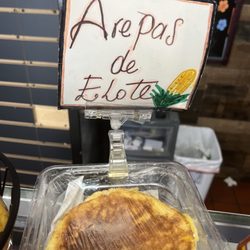 502 Antojitos Tucker - Arepas de elote