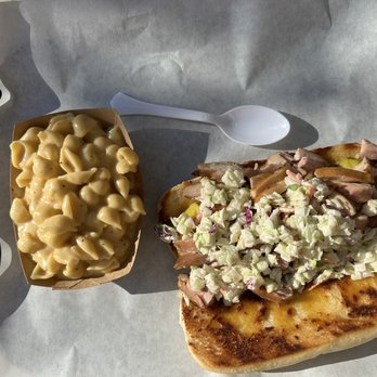 Paper Plate BBQ - BBQ Chicken Sandwich and Mac & Cheese - Barbeque Near Me - Eugene, Oregon Paper Plate BBQ - BBQ Chicken Sandwich and Mac & Cheese - Barbeque Near Me - Eugene, Oregon