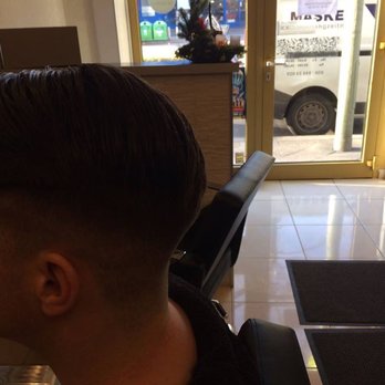 Salon Piano - Hair Salons Near Me - Berlin, BE