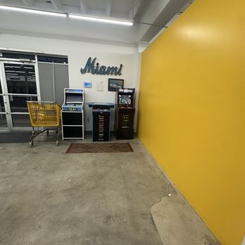 Mids Market - Thrift Stores Near Me - Miami Shores, Florida