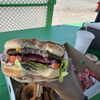 Burger Barn - 1/4 lb cheese burger - Burgers Near Me - Bridgeport, California