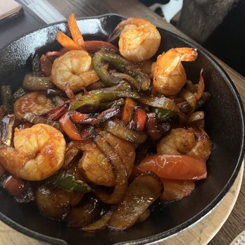 Vida Verde Kitchen - Shrimp Fajitas - Mexican Near Me - Austin, Texas