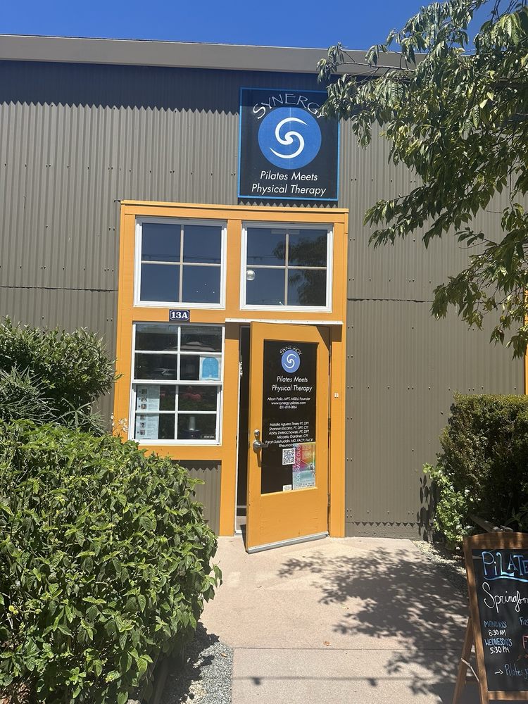 Synergy: Pilates Meets Physical Therapy Logo