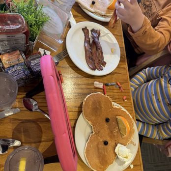 Hobee's Restaurant - Diners Near Me - Palo Alto, California
