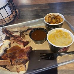 Soulman's Bar-B-Que - Rib plate. One of the younger guys said he can't tell me what they used to make the corn taste spoiled
