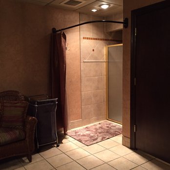 The Highlands Day Spa - Shower in The lady's locker room - Massage Near Me - Post Falls, Idaho The Highlands Day Spa - Shower in The lady's locker room - Massage Near Me - Post Falls, Idaho