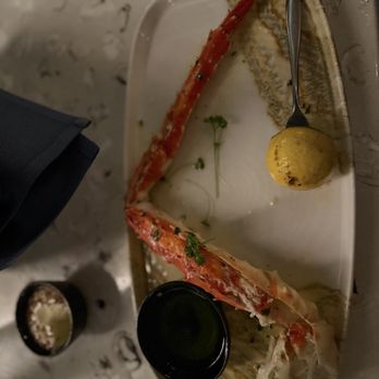 Narcoossee's - King crab leg appetizer - New American Near Me - Lake Buena Vista, Florida