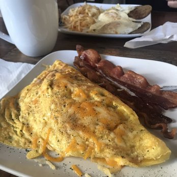 bread+butter - 4 egg omelette with cheddar, ham and avocado with bacon side - Desserts Near Me - Poplar Bluff, Missouri