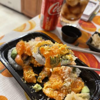 Laku Sushi - 354. Alaskan Bay Roll (ONE PIECE IS SO MUCH) - Japanese Near Me - Morristown, New Jersey