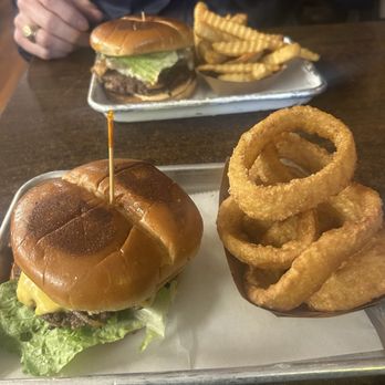 Emma Keys - Great burgers, fries and onion rings - American Near Me - Greensboro, North Carolina Emma Keys - Great burgers, fries and onion rings - American Near Me - Greensboro, North Carolina