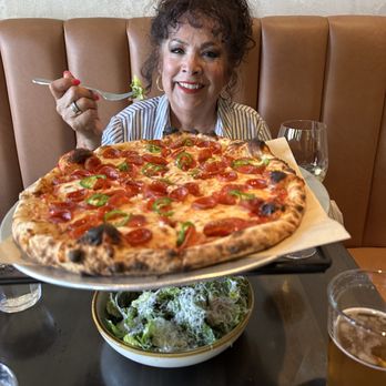 Della's - Pizza at Della's - Pizza Near Me - Paso Robles, California