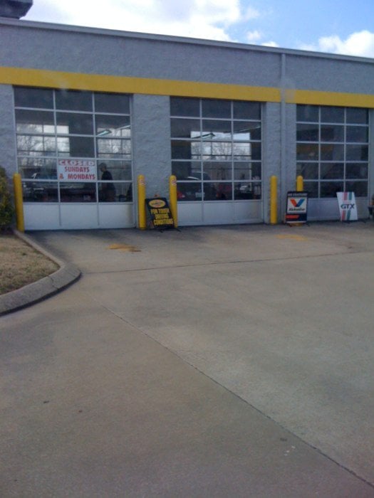 SUNSHINE FAST LUBE & TOUCHFREE CAR WASH 9051 Old Lee Hwy, Ooltewah