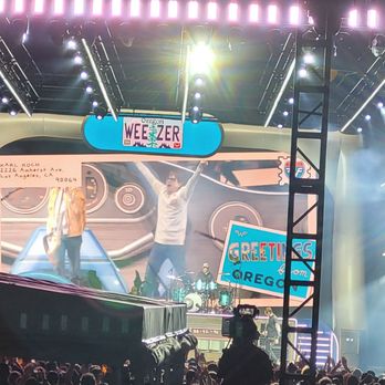 Hayden Homes Amphitheater - Weezer! - Music Venues Near Me - Bend, Oregon