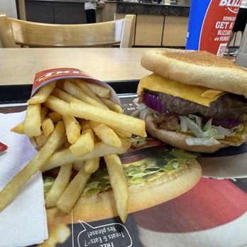 Dairy Queen - #4 combo - Burgers Near Me - Houston, Texas Dairy Queen - #4 combo - Burgers Near Me - Houston, Texas