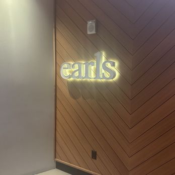 Earls Kitchen + Bar - New American Near Me - McLean, Virginia