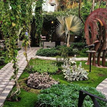 Bruna Restaurante  - outside garden - Wine Bars Near Me - Guadalajara, JAL