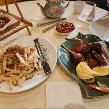 698 Cafe 新東溢豐 - Salt &pepper fried fish/ Fried Squab - Noodles Near Me - Flushing, New York