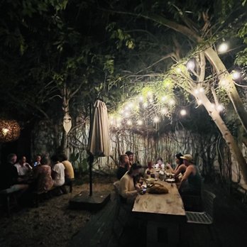 Cassa Ceviche - Back yard has two large dining tables - Peruvian Near Me - Playa del Carmen, ROO Cassa Ceviche - Back yard has two large dining tables - Peruvian Near Me - Playa del Carmen, ROO