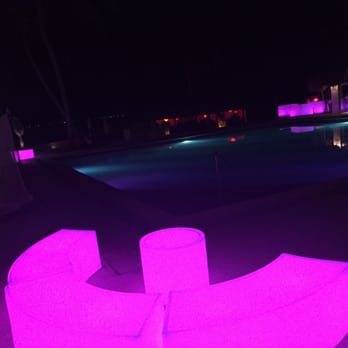 Temptation Resort - Night time around the pool - Hotels Near Me - Cancún, ROO