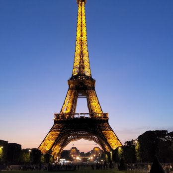Eiffel Tower Terrace - Vacation Rentals Near Me - Paris, 75