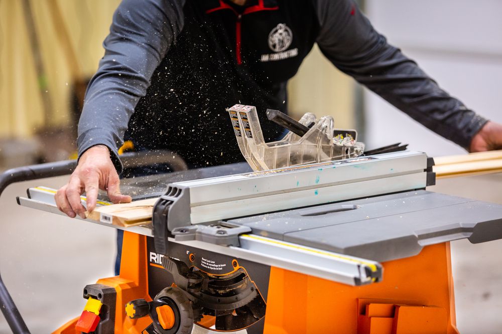 Slide of Jak Contracting