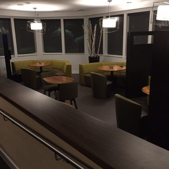 Courtyard by Marriott Lansing - Lobby - Hotels Near Me - Lansing, Michigan