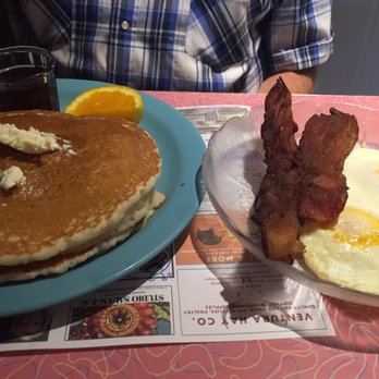 Bonnie Lu's - Pancakes, eggs, bacon - Cafes Near Me - Ojai, California