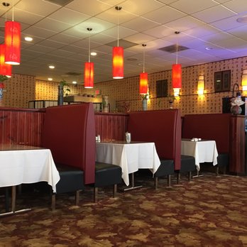 Chopstick House - a dining area with booths and tables - Szechuan Near Me - Canton, Michigan