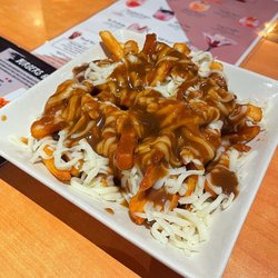 Legends Pub & Grill Southtown - Poutine:)