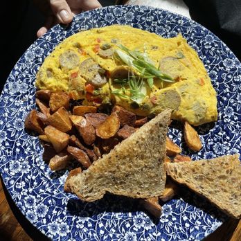 Café Hollander Mequon - Omelette with breakfast potatoes - Breakfast & Brunch Near Me - Mequon, Wisconsin Café Hollander Mequon - Omelette with breakfast potatoes - Breakfast & Brunch Near Me - Mequon, Wisconsin