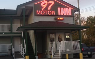 97 Motor Inn by null