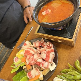 Ten Seconds Yunnan Rice Noodle - Szechuan Mini Hot Pot with Beef Slices very tasty - Soup Near Me - Selma, Texas Ten Seconds Yunnan Rice Noodle - Szechuan Mini Hot Pot with Beef Slices very tasty - Soup Near Me - Selma, Texas