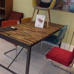 Wulf Wonen - Tafel van gekleurd sloophout.