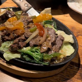 Lemongrass Brooklyn - BROOKLYN STEAK / Yellow Curry - Thai Near Me - Brooklyn, New York