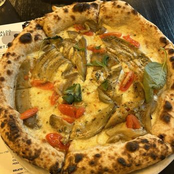 Valdo Gatti - Pizza with eggplant - Pizza Near Me - Lisbon, 11 Valdo Gatti - Pizza with eggplant - Pizza Near Me - Lisbon, 11