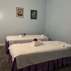 Pine Island Massage - Our couples massage room, enjoy that special time together.