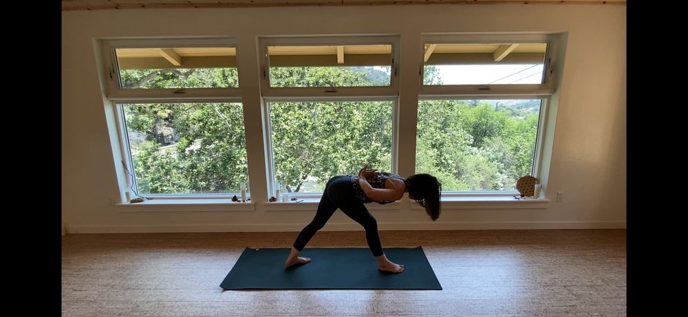 Three Rivers Yoga Logo