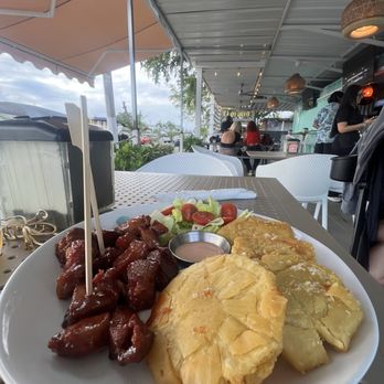 Tres Palos Bar and Grill - 1/2 Carne Ahumada with Tostones de Pana - Caribbean Near Me - Dorado, Puerto Rico Tres Palos Bar and Grill - 1/2 Carne Ahumada with Tostones de Pana - Caribbean Near Me - Dorado, Puerto Rico