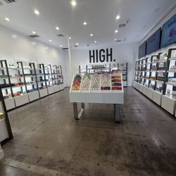HIGH in Northridge Dispensary - The shop
