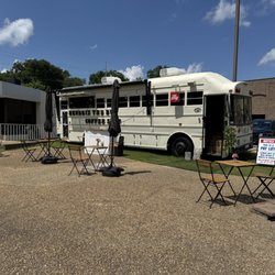 Huitzi The Bus - Outside and seating