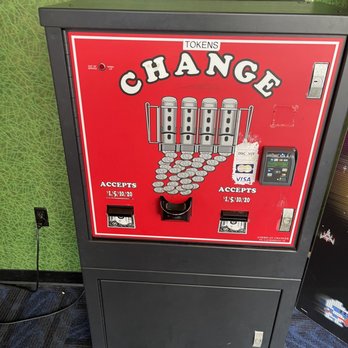 AMC CLASSIC Jubilee Square 12 - Change Machine for Arcade & Claw Machines - Cinema Near Me - Daphne, Alabama