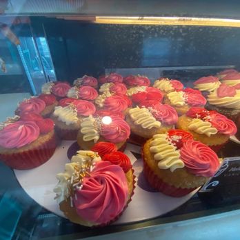 Sandos Finisterra - Cupcakes at the Cupcake Cafe - Hotels Near Me - Cabo San Lucas, BCS