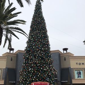 Citadel Christmas Tree 2022 Citadel Outlets - 2222 Photos & 1286 Reviews - Outlet Stores - 100 Citadel  Dr, Los Angeles, Ca, United States - Phone Number - Yelp
