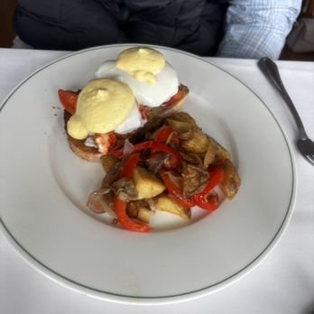 Flora at Gardiner House - Lobster Benedict - Seafood Near Me - Newport, Rhode Island Flora at Gardiner House - Lobster Benedict - Seafood Near Me - Newport, Rhode Island