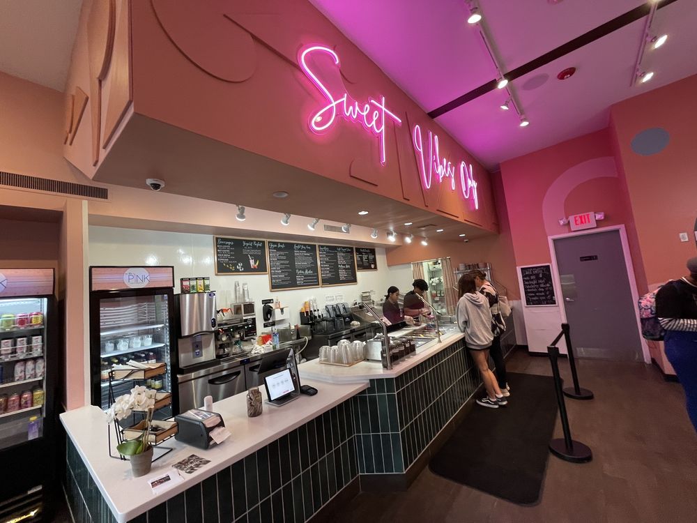 IN THE PINK Updated June 2024 34 Photos 213 Thayer St, Providence