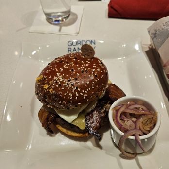 Gordon Ramsay Burger Las Vegas - Bacon burger with egg and bacon - Burgers Near Me - Las Vegas, Nevada